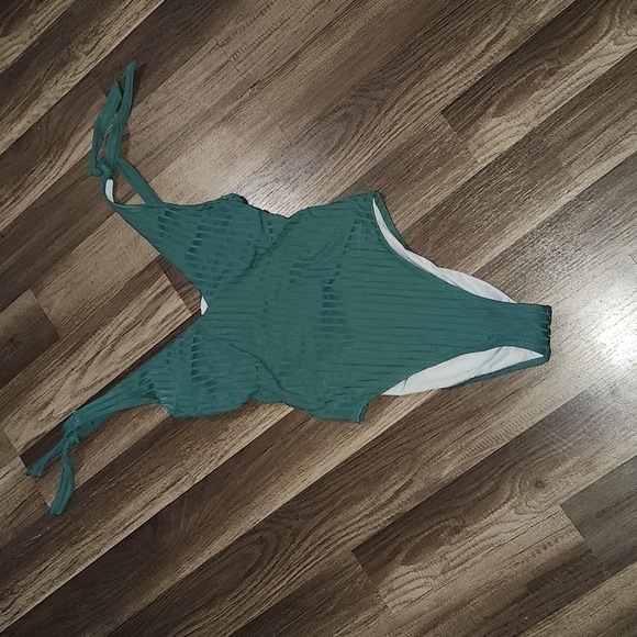 SHADE & Shore  One Piece Swimsuit Size Small Green Ties at Shoulders - Picture 3 of 4